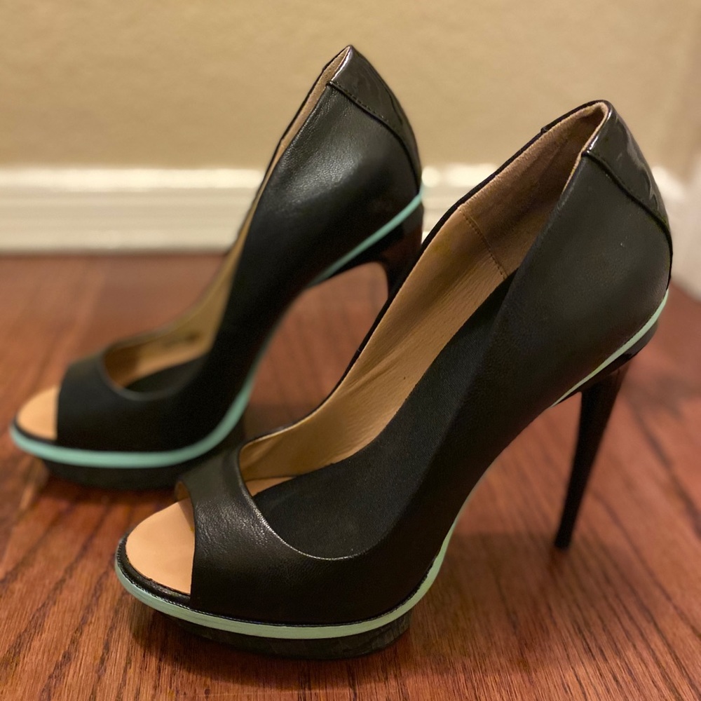 L.A.M.B blk and turquoise Stilettos